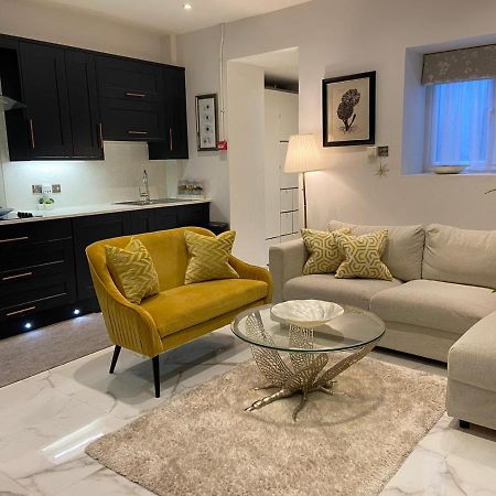 Апартаменты Elegant 2 Bed Flat In Chiswick Лондон Экстерьер фото