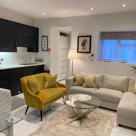 Апартаменты Elegant 2 Bed Flat In Chiswick Лондон Экстерьер фото