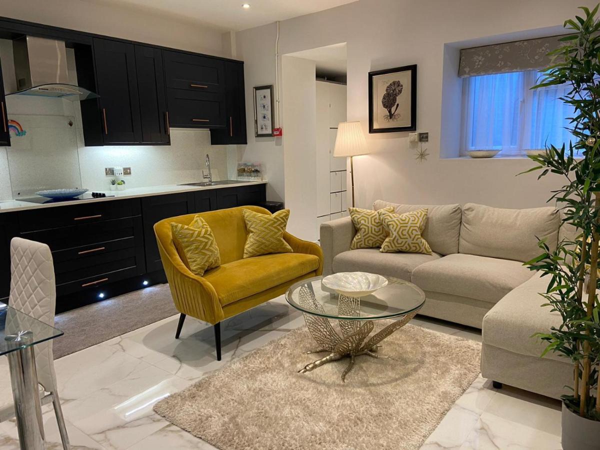 Апартаменты Elegant 2 Bed Flat In Chiswick Лондон Экстерьер фото