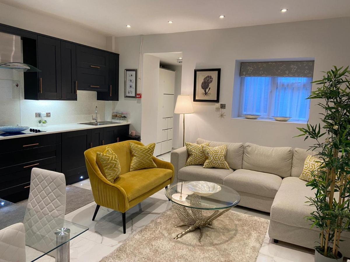 Апартаменты Elegant 2 Bed Flat In Chiswick Лондон Экстерьер фото