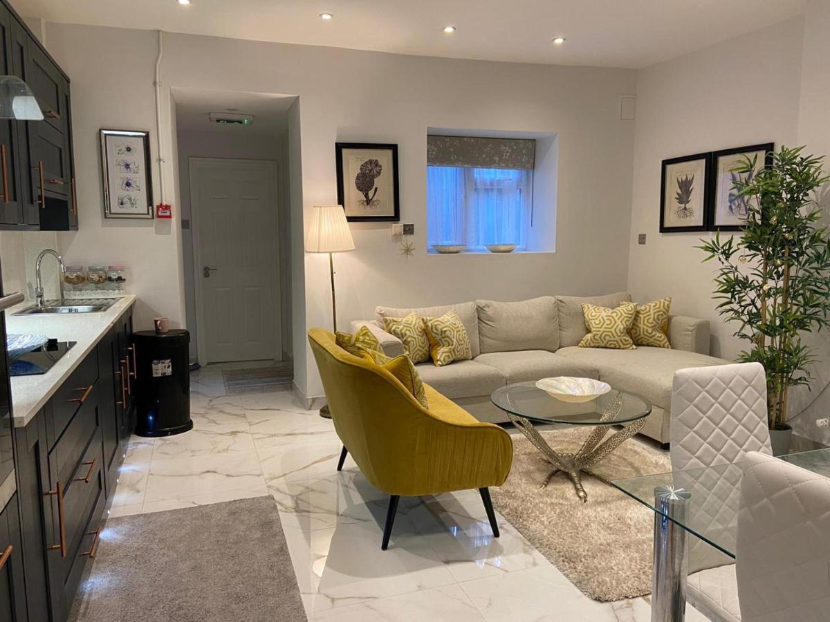 Апартаменты Elegant 2 Bed Flat In Chiswick Лондон Экстерьер фото