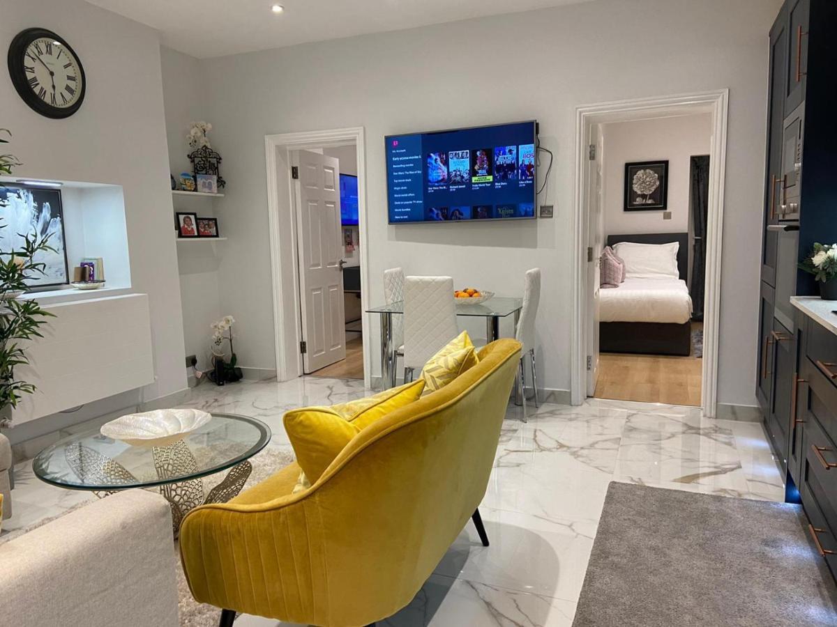 Апартаменты Elegant 2 Bed Flat In Chiswick Лондон Экстерьер фото