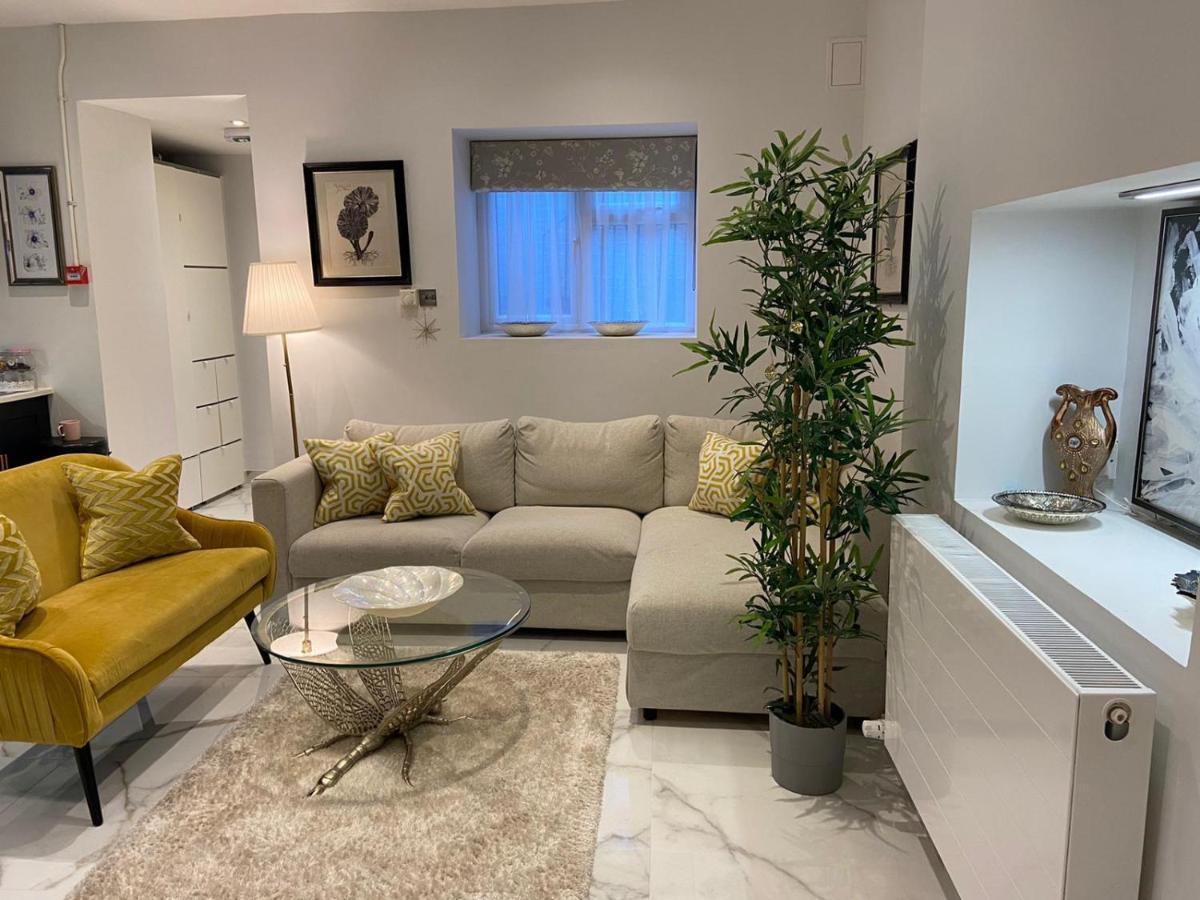 Апартаменты Elegant 2 Bed Flat In Chiswick Лондон Экстерьер фото